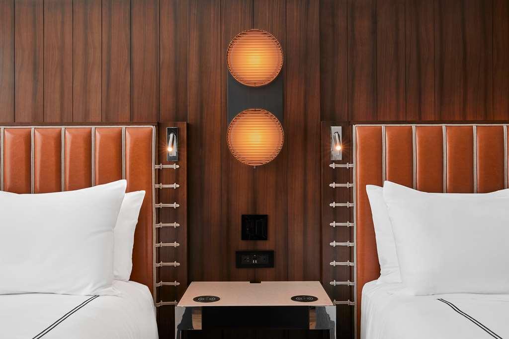 The Godfrey Detroit Curio Collection By Hilton Hotel Phòng bức ảnh